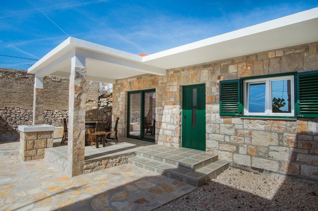 ViLLA KONOBA WITH HEATED POOL Primošten Exterior foto