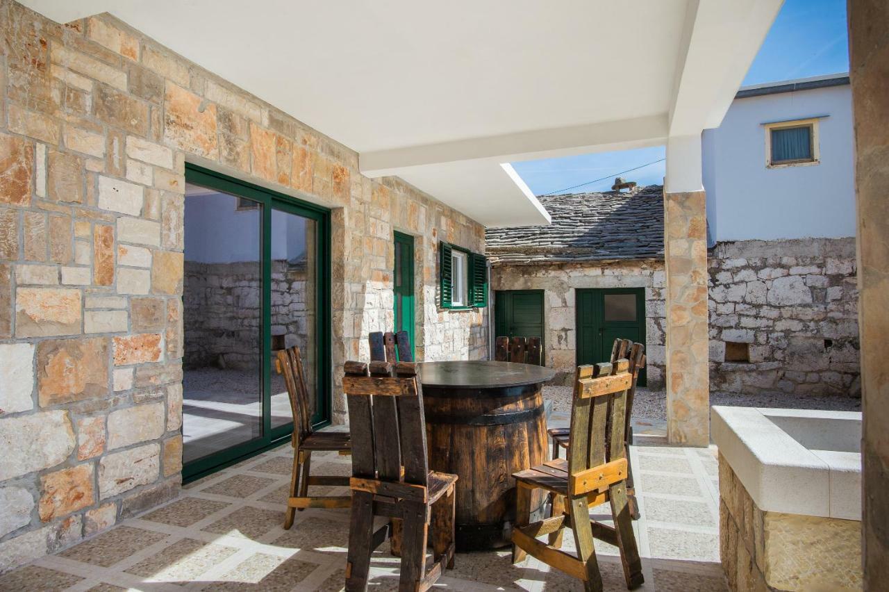 ViLLA KONOBA WITH HEATED POOL Primošten Exterior foto